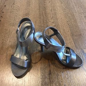 Kenneth Cole Reaction “Know Way” Satin Heel Sandals 6.5
